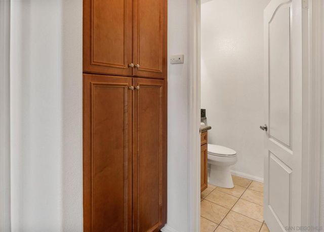 11063 Catarina 316, San Diego, CA 92128