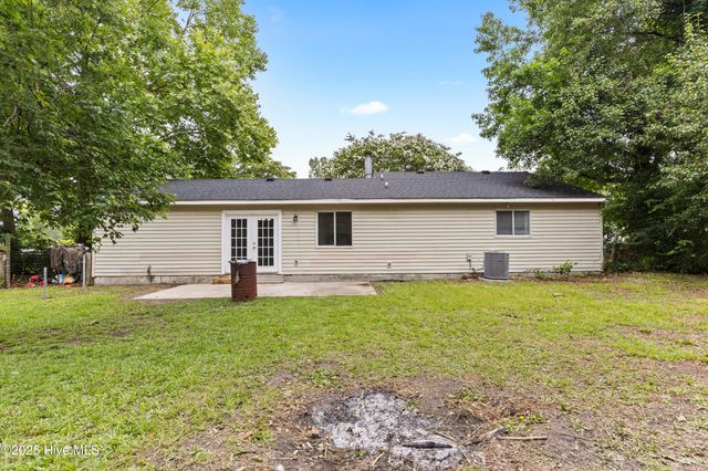 100 Mill Pond Road, Jacksonville, NC 28546