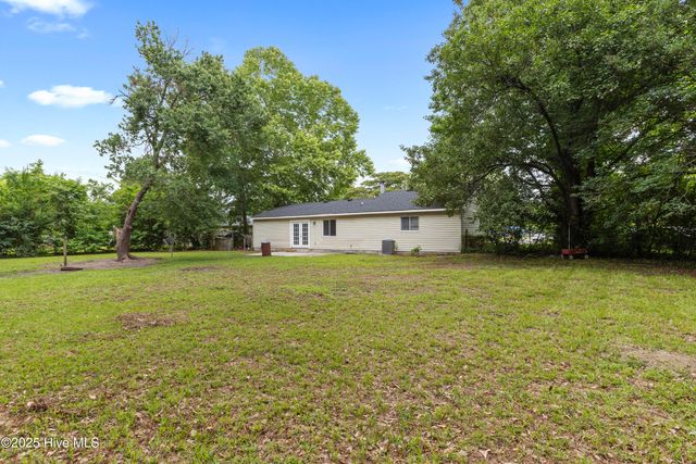 100 Mill Pond Road, Jacksonville, NC 28546