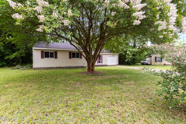 100 Mill Pond Road, Jacksonville, NC 28546