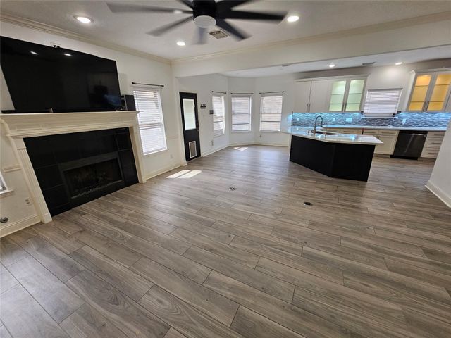 3709 Pinehurst Drive, Pearland, TX 77581