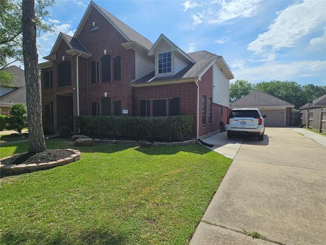 3709 Pinehurst Drive, Pearland, TX 77581