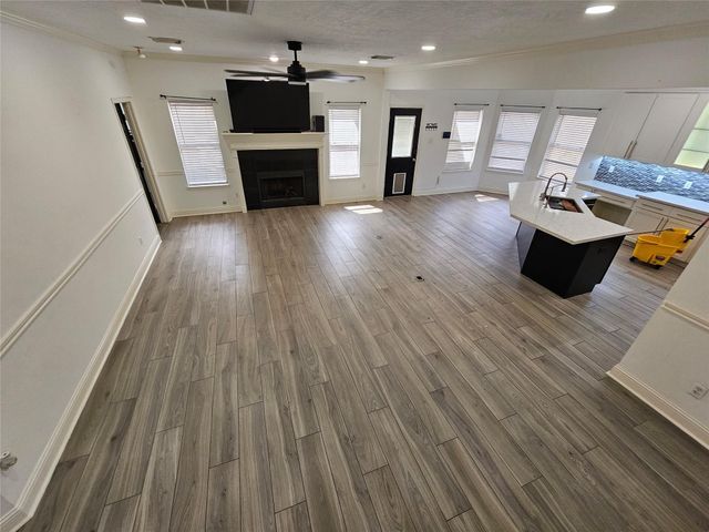 3709 Pinehurst Drive, Pearland, TX 77581