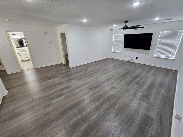3709 Pinehurst Drive, Pearland, TX 77581