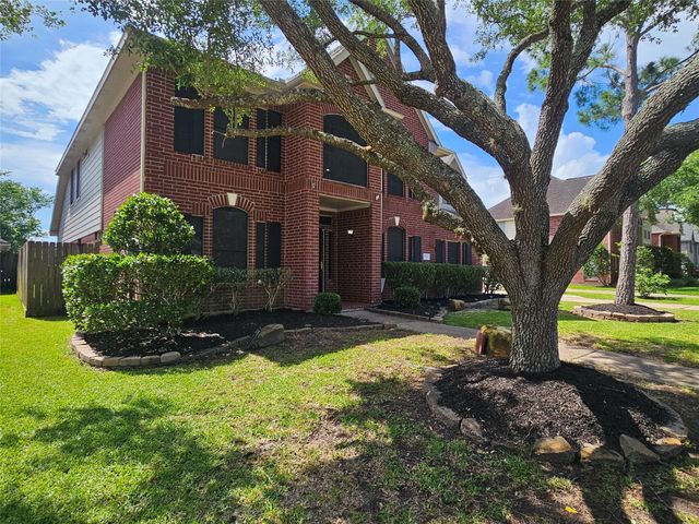 3709 Pinehurst Drive, Pearland, TX 77581