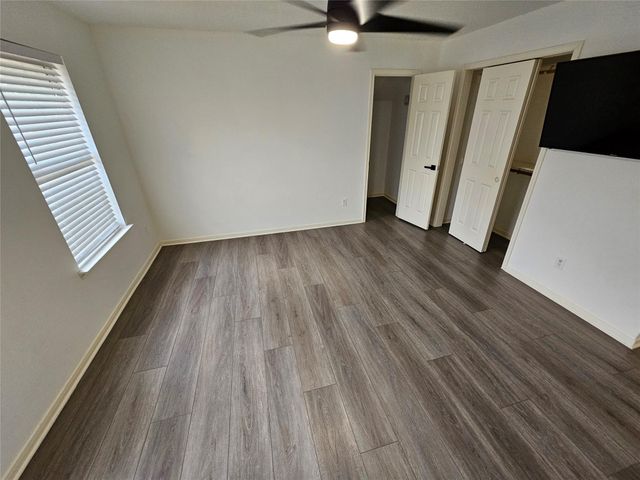 3709 Pinehurst Drive, Pearland, TX 77581