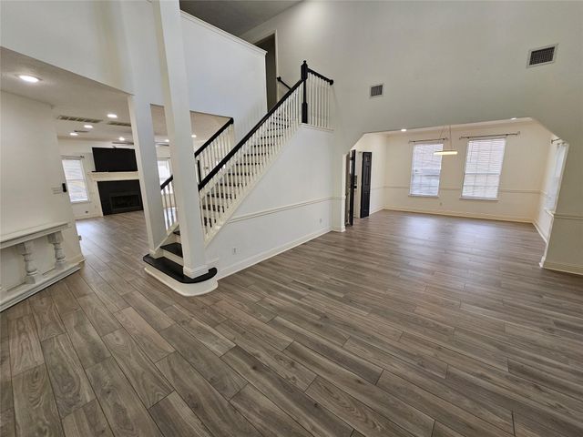 3709 Pinehurst Drive, Pearland, TX 77581
