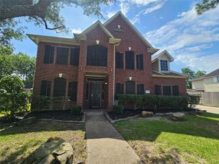 3709 Pinehurst Drive, Pearland, TX 77581