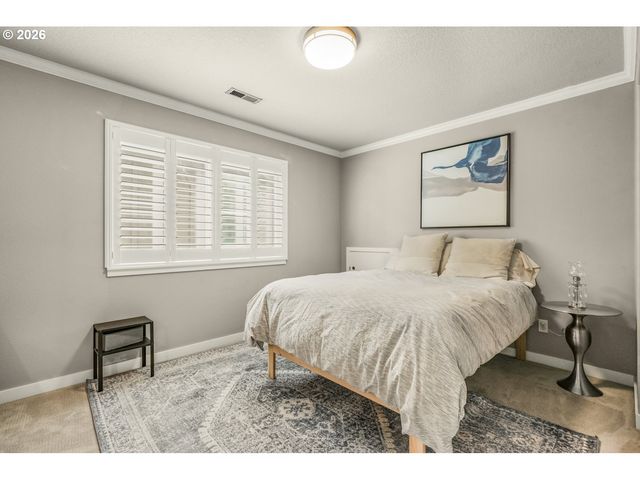17483 Se RESERVE Loop, Milwaukie, OR 97267