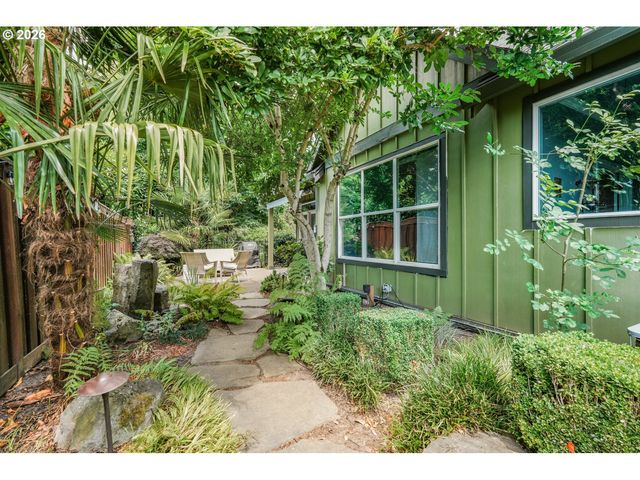 17483 Se RESERVE Loop, Milwaukie, OR 97267