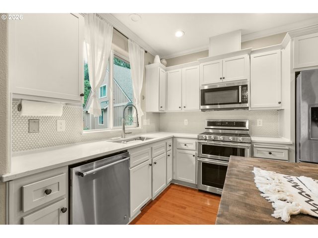 17483 Se RESERVE Loop, Milwaukie, OR 97267