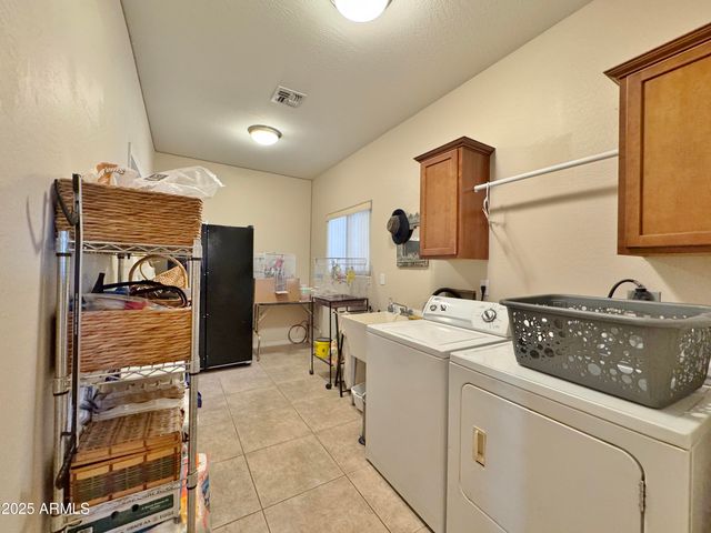 8559 W CANTERBURY Lane, Arizona City, AZ 85123