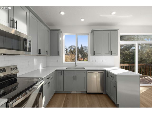 542 Sw SUTHERLAND Way, Beaverton, OR 97006