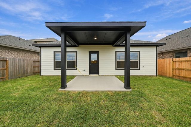 19055 Cetara Villa Drive, Hockley, TX 77447