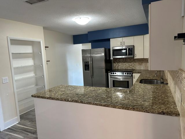 417 SE 4th St, Dania Beach, FL 33004