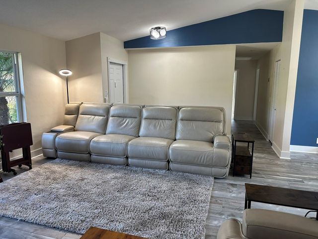 417 SE 4th St, Dania Beach, FL 33004