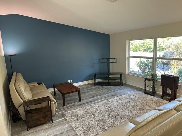 417 SE 4th St, Dania Beach, FL 33004