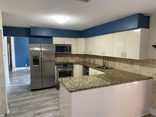 417 SE 4th St, Dania Beach, FL 33004