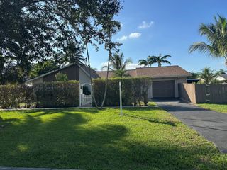 417 SE 4th St, Dania Beach, FL 33004