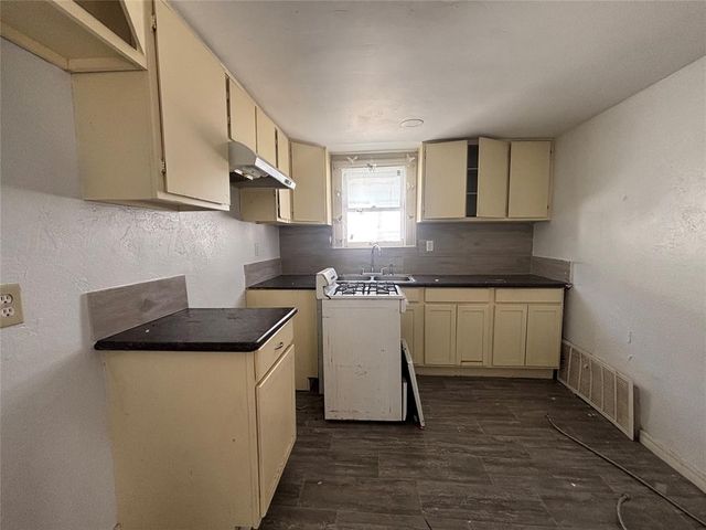 641 N Broadway, Shawnee, OK 74801