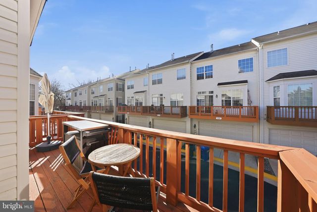 2335 HUNTINGTON STATION CT, Alexandria, VA 22303