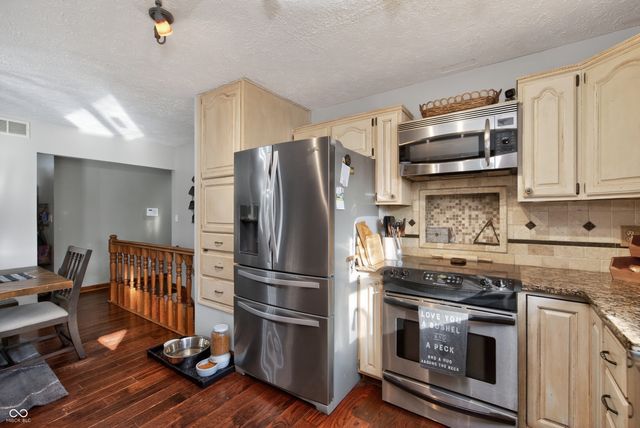 2225 W County Road 300 S, Danville, IN 46122