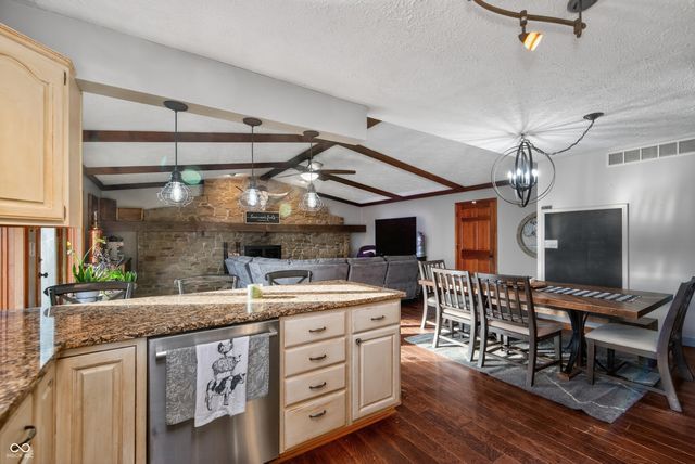 2225 W County Road 300 S, Danville, IN 46122