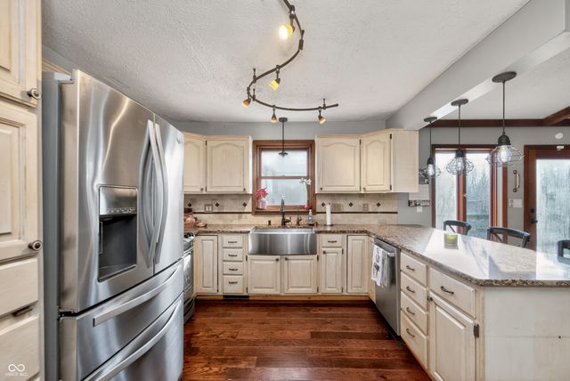 2225 W County Road 300 S, Danville, IN 46122