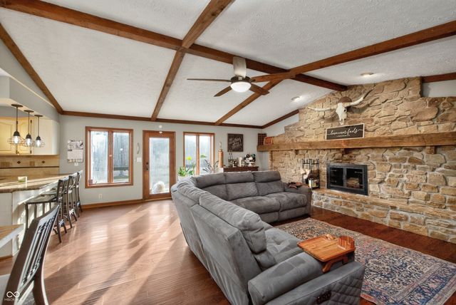 2225 W County Road 300 S, Danville, IN 46122