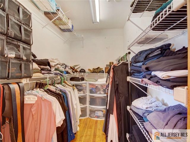 8 Willis Court, East Brunswick, NJ 08816