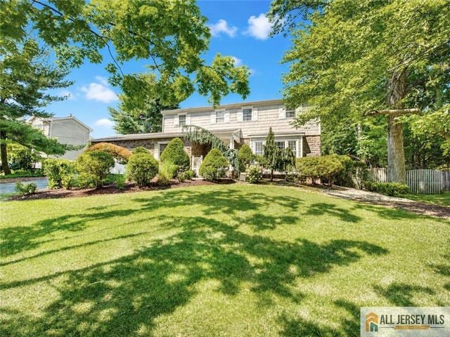 8 Willis Court, East Brunswick, NJ 08816