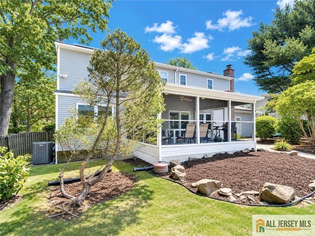 8 Willis Court, East Brunswick, NJ 08816