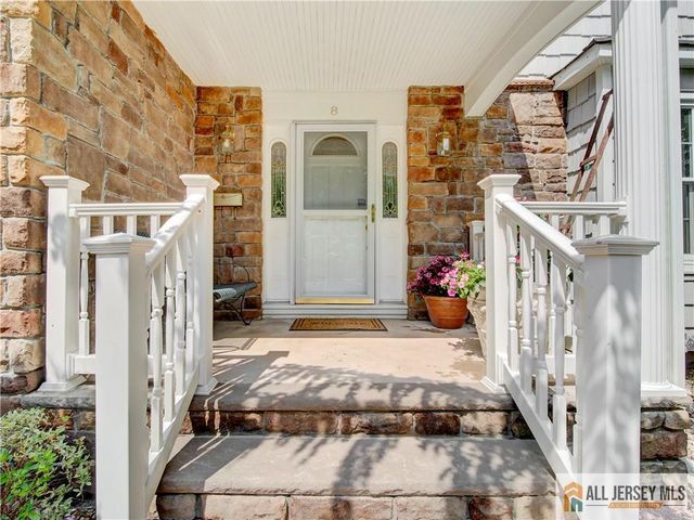 8 Willis Court, East Brunswick, NJ 08816