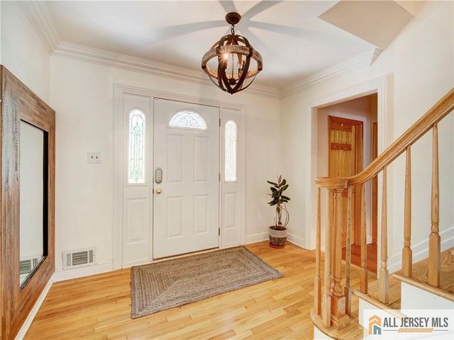 8 Willis Court, East Brunswick, NJ 08816