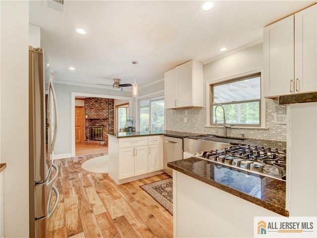 8 Willis Court, East Brunswick, NJ 08816