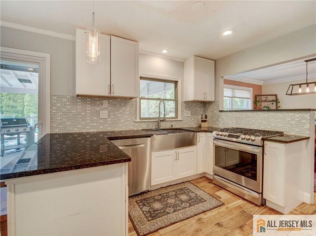8 Willis Court, East Brunswick, NJ 08816