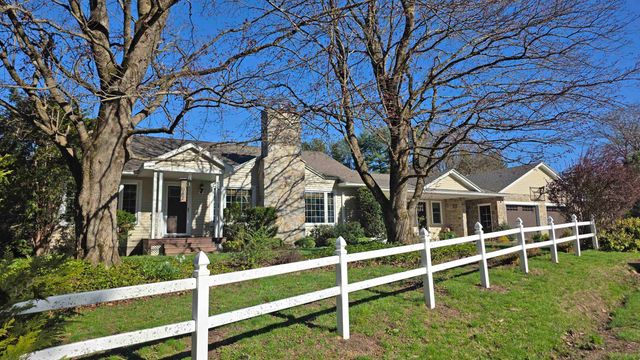 171 Green Meadow, Brattleboro, VT 05301