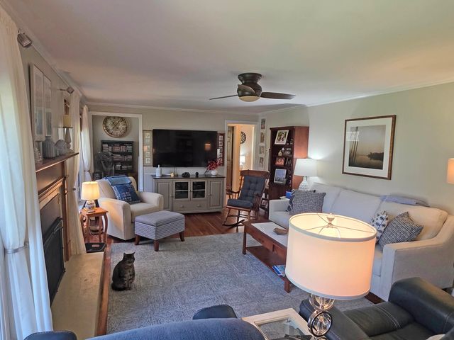 171 Green Meadow, Brattleboro, VT 05301