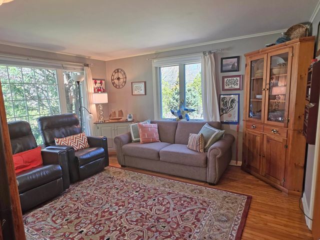 171 Green Meadow, Brattleboro, VT 05301