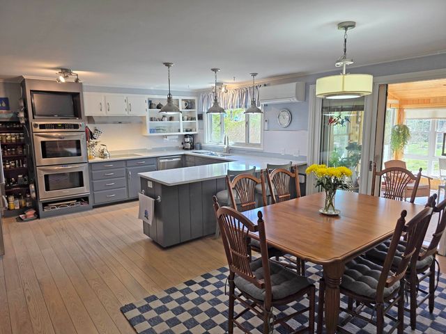 171 Green Meadow, Brattleboro, VT 05301