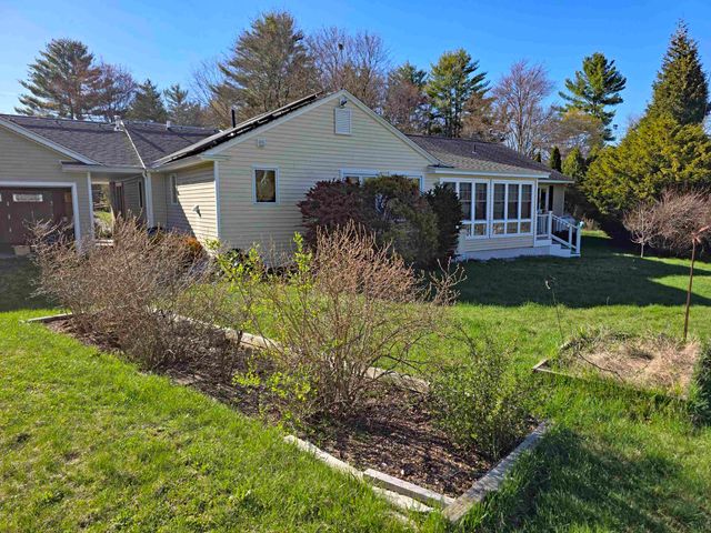 171 Green Meadow, Brattleboro, VT 05301