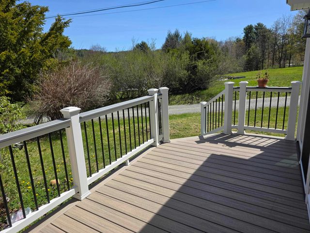 171 Green Meadow, Brattleboro, VT 05301