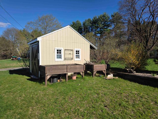 171 Green Meadow, Brattleboro, VT 05301