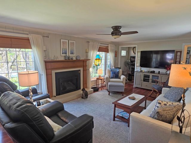 171 Green Meadow, Brattleboro, VT 05301