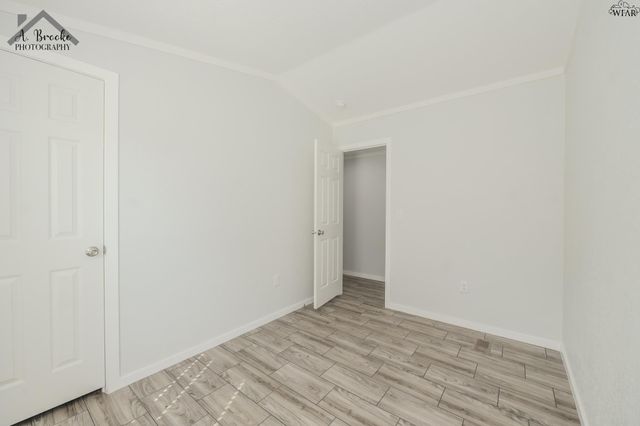 106 S PACIFIC AVENUE, Iowa Park, TX 76367