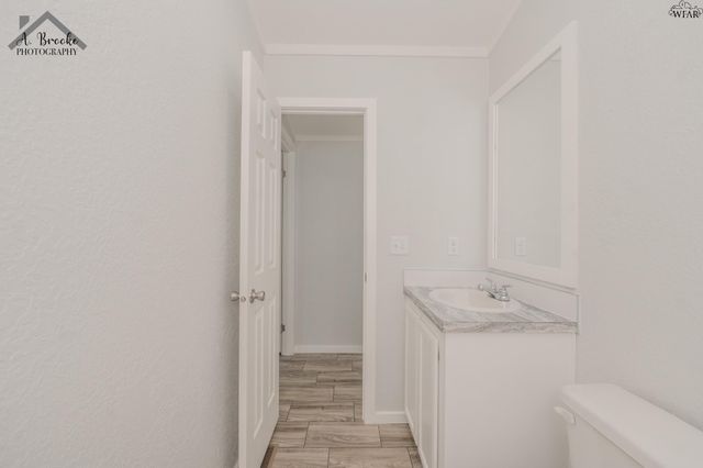 106 S PACIFIC AVENUE, Iowa Park, TX 76367