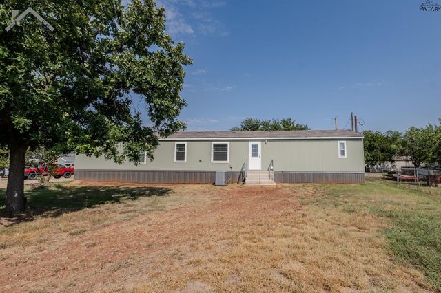 106 S PACIFIC AVENUE, Iowa Park, TX 76367