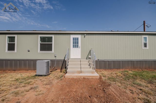 106 S PACIFIC AVENUE, Iowa Park, TX 76367