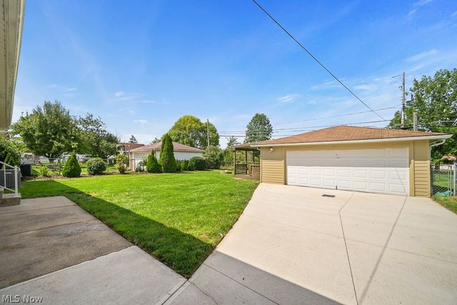 1520 David Avenue, Parma, OH 44134