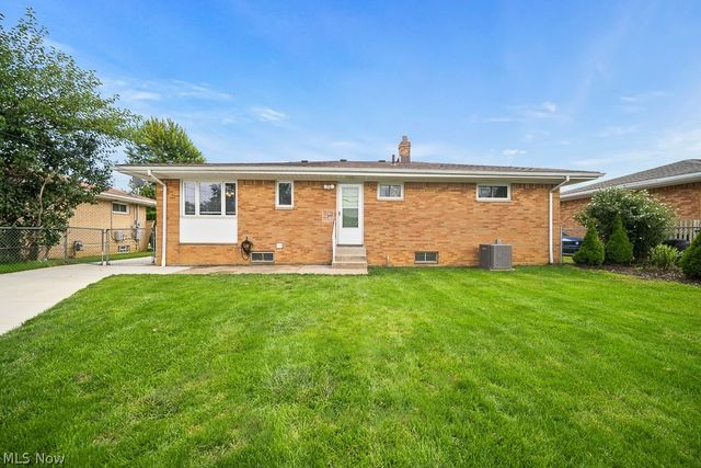 1520 David Avenue, Parma, OH 44134